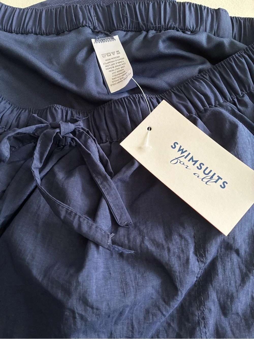 Swimsuits For All Navy Elastic Waist Woman’s Shorts With Pockets Size 22-24 NWT